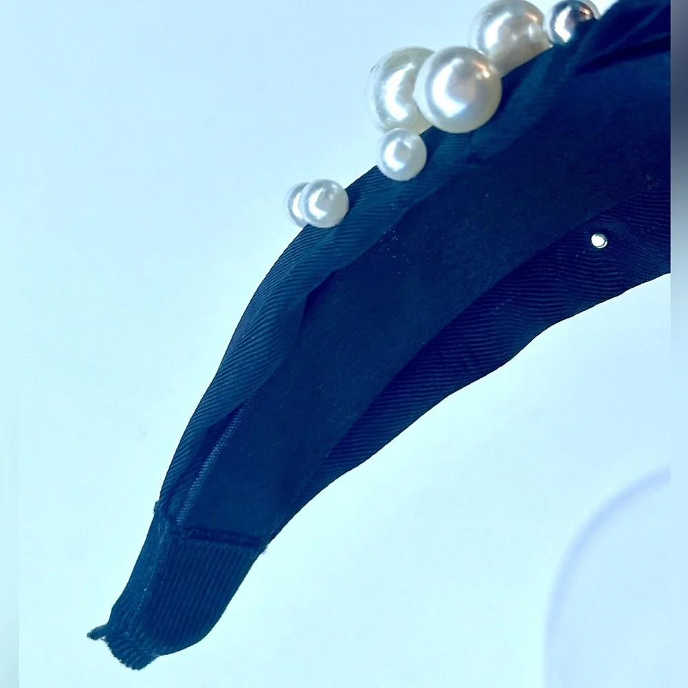 Elegant Black Pearl-Embellished Headband
